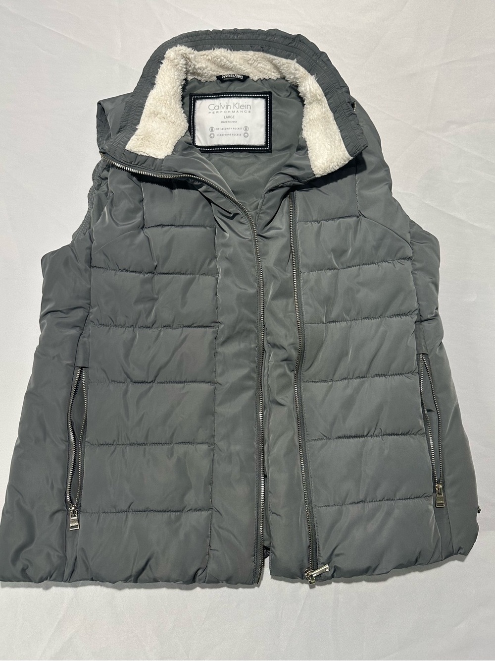 Calvin Klein Puffer Vest Size L
